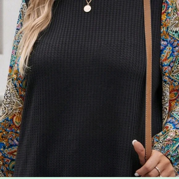 Black Paisley Sleeve Women's Top - Picture 3 of 7
